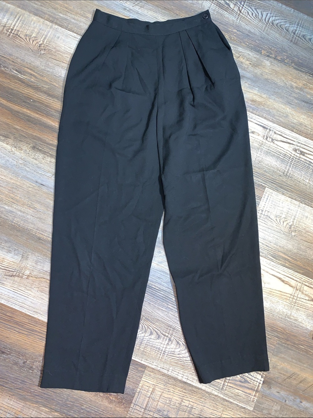 Vintage Jones New York Black High-Waist Pleated Trousers
